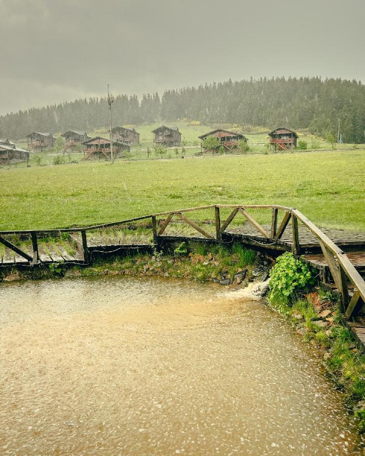 Vila Kuembet Dag Evi Exteriér fotografie