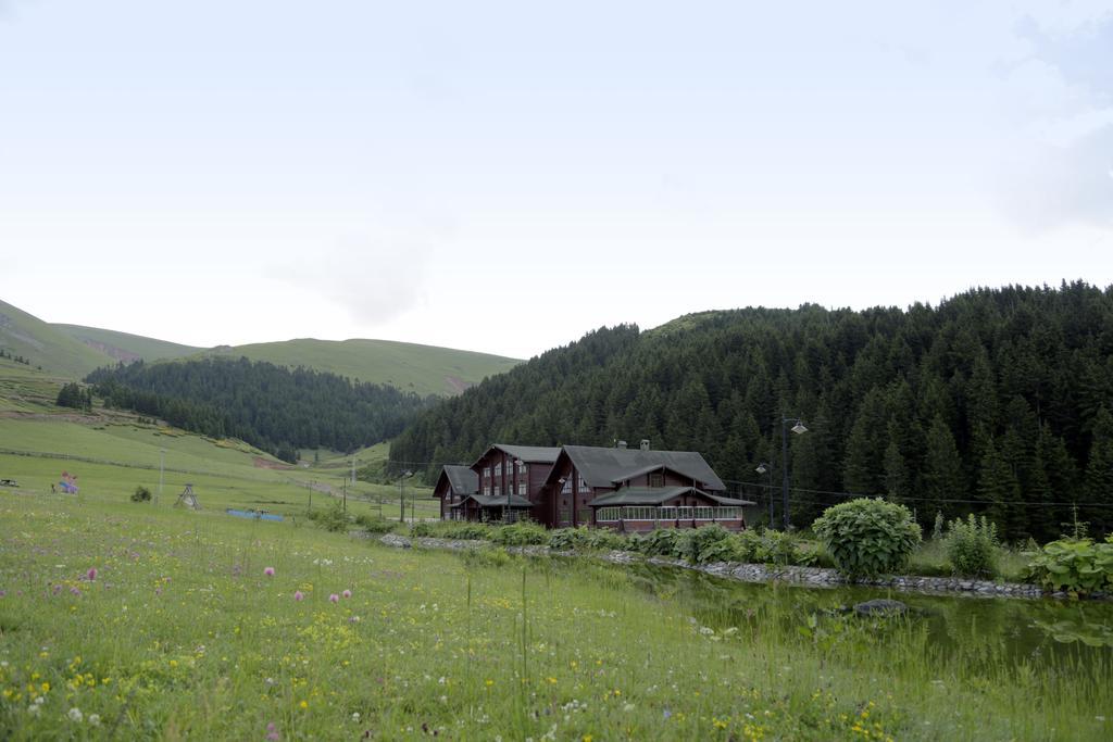 Vila Kuembet Dag Evi Exteriér fotografie